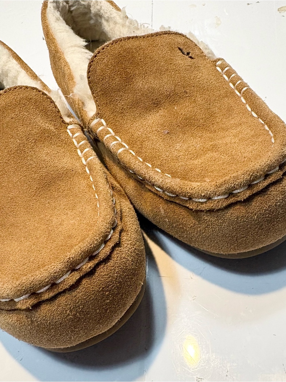 Koolaburra by UGG Lezly slippers featuring a chestnut suede upper and plush faux - Picture 9 of 11